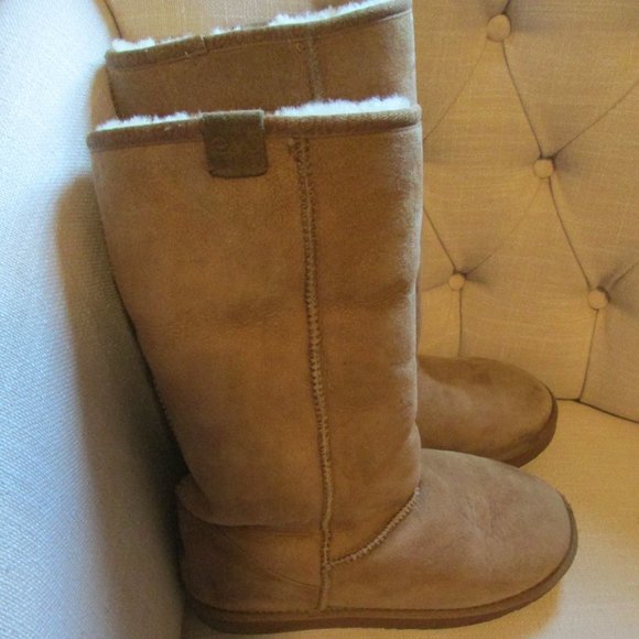 Emu Shoes | Emu Stinger Hi Chestnut Sheepskin Boots Sz 8 | Color: Brown/Tan | Size: 8 | Amandanoel09's Closet